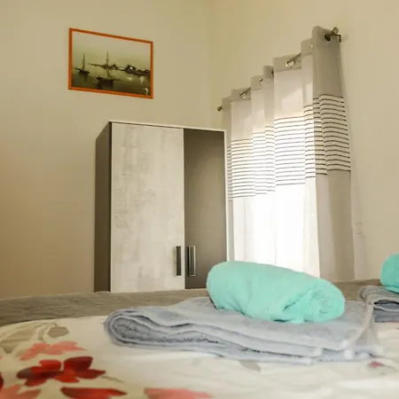 Holiday House St. Marina Tatil Evi