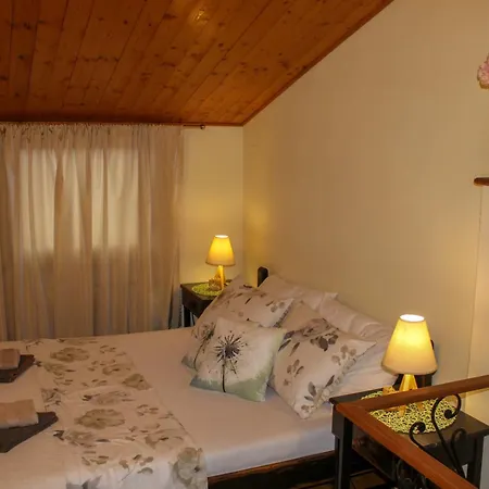 Holiday House St. Marina Tatil Evi *