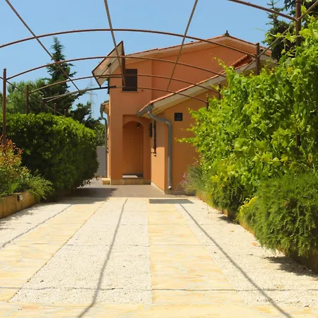 Tatil Evi Holiday House St. Marina *